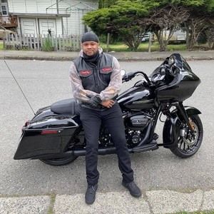 Meet your Posher, Larry